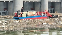 El barco de recolección de basura Yongsheng en funcionamiento #máquina de recolección de basura #limpieza de basura en el río